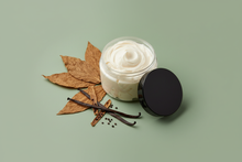 Load image into Gallery viewer, lid on the side with tobacco and vanilla
